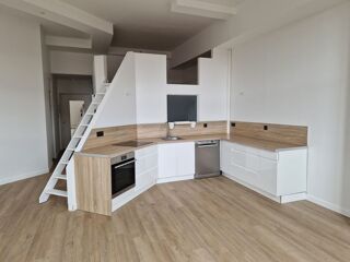  Appartement à louer 2 pièces 71 m²