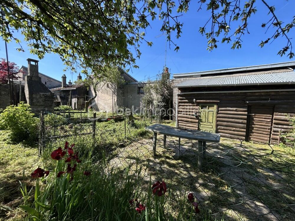 Vente Maison Ensemble immobilier à fort potentiel à Portieux. Deux maisons, dépendances et jardin Portieux