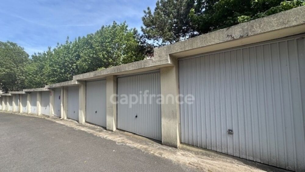 Vente Parking/Garage Box  à vendre CHATILLON (92) - Centre de Châtillon – à deux pas du Tramway T6 Chatillon