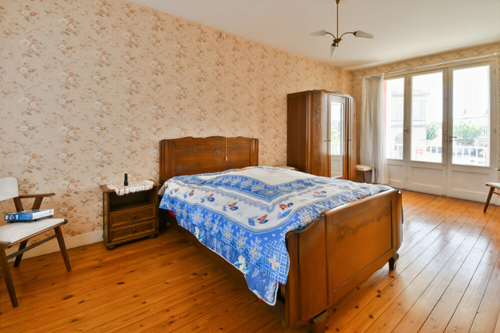 Maison à vendre 5 pièces TONNAY BOUTONNE (17)- 148 m² habitables - 4 chambre - jardin - garage