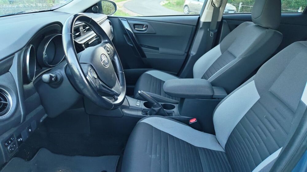 Auris II 1.8 VVT-i 136 Hybride CVT Business Privilege - Entretien 2017 occasion 45210 Ferrieres En Gatinais