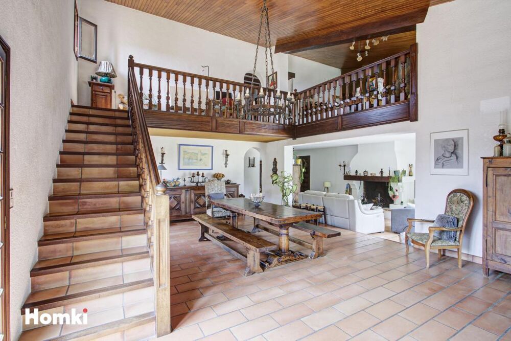 Maison/Villa T7 de 223 m² avec une indépendance à Saint-Cyprien 66750