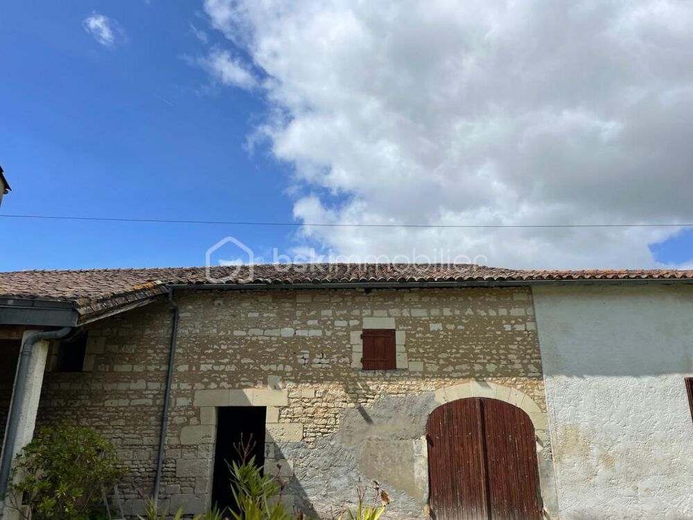 Ensemble immobilier à rénover  Maison + 2 chais 300 m²  Fort potentiel  Saint-Fort-sur-Gironde