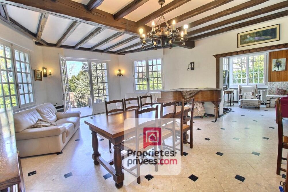 A VENDRE Secteur recherché AMILLY - SPACIEUSE MAISON, PISCINE, JARDIN, ACCES PRIVATIF AU CANAL DE BRIARE