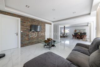  Propri�t�/ch�teau � vendre 8 pi�ces 364 m�