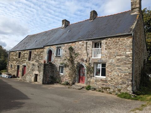  BON REPOS SUR BLAVET CORPS DE FERME ET NOMBREUX BATIMENTS TERRAIN DE 7000m� Maison - 2 pi�ce(s) - 55 m�