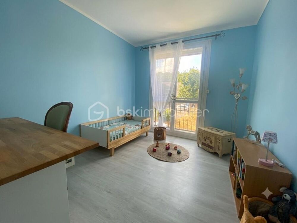 Grand appartement avec 2 chambres - 71 m²  parking, cave  à 8 min de Rouen