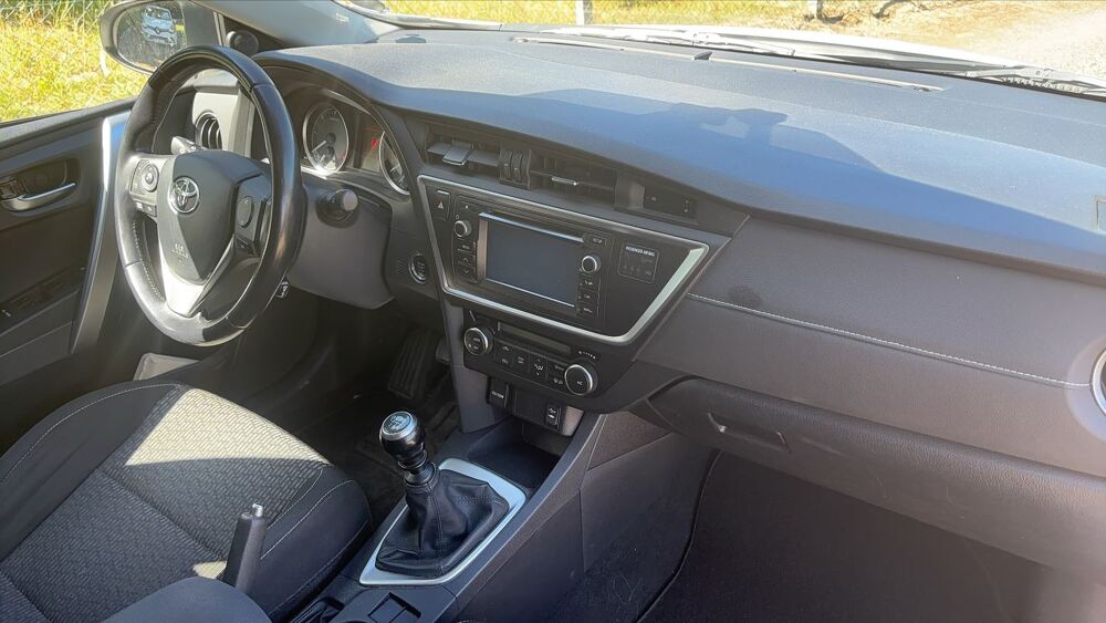 Auris 1.4 D-4D 90 Business 2015 occasion 35420 Louvigne Du Desert