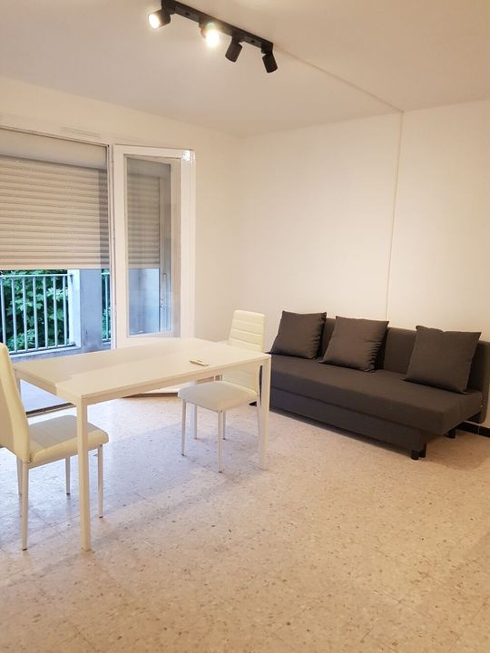 Location Appartement Studio de 27m2 à louer sur Bagnols-sur-Cèze Bagnols sur ceze