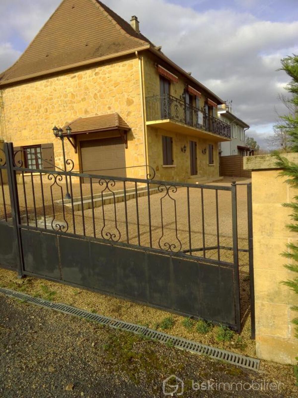 MAISON PÉRIGOURDINE SUE DEUX NIVEAUX