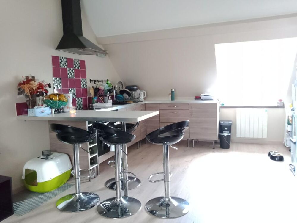 Appartement À Vendre - Immeuble ancien - Type 2 - 2ème et dernier étage - Au calme