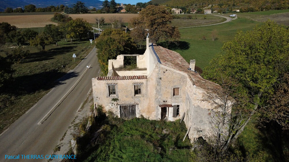 Ensemble immobilier à rénover - Fort potentiel d'exploitation commerciale ou touristique au Pays de Sault