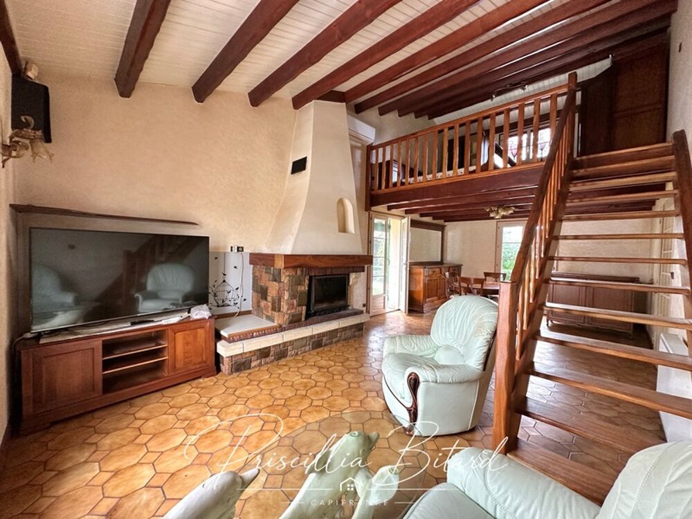 Aigrefeuille d'Aunis, maison de plain-pied avec piscine, garage de 80 m² et bureau indépendant