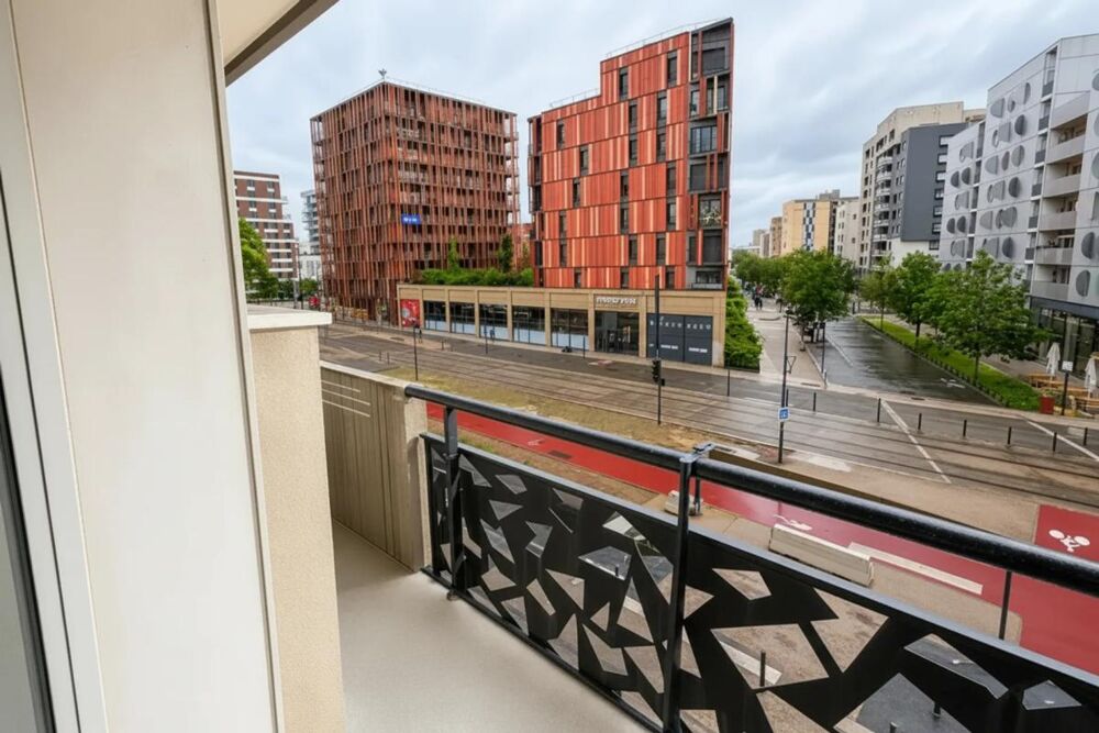 Cartoucherie bel appartement T4 avec balcon