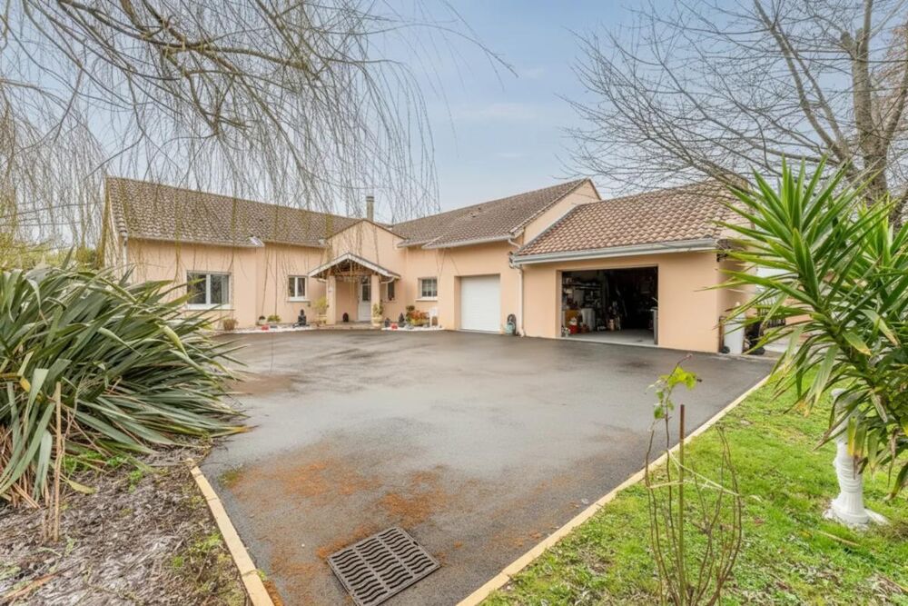 Maison familiale avec piscine à Cussac-Fort-Médoc