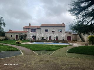  Propri�t�/ch�teau � vendre 6 pi�ces 467 m�