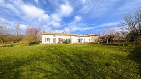   Propri�t� id�ale projet �questre sur 2,8 hectares ou artisans avec beaucoup de d�pendances � Secteur Champdeniers Maison - 6 pi�ce(s) - 110 m�