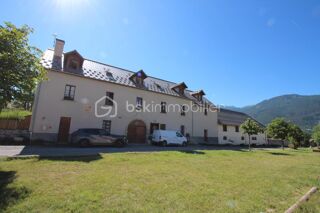  Immeuble à vendre 15 + pièces 572 m²