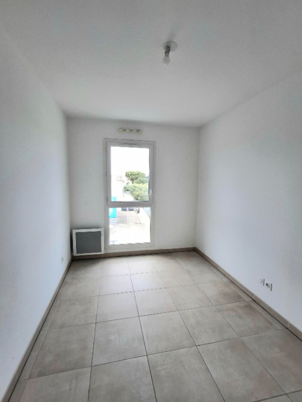 Location Appartement T3 avec balcon et parking à ARLES Arles