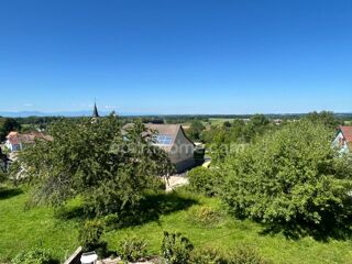 Vente Maison VIEUX-FERRETTE, propriété composé de 2maisons, dont une louée, sur 17.37ares. Enorme potentiel. Emplacement magnifique! Vieux ferrette