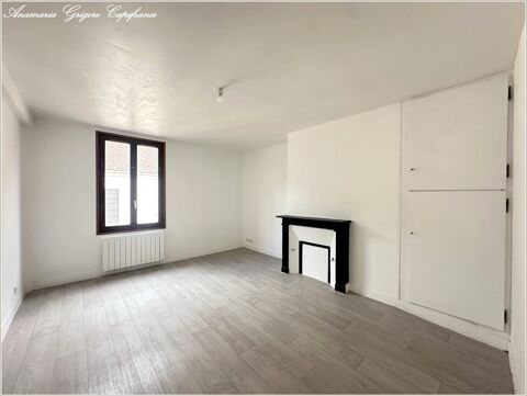   Centre de COURVILLE SUR EURE (28) - Maison  louer 3 pices, cour, petites dpendances Maison - 3 pice(s) - 62 m