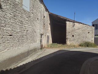  Remise / Grange à vendre 1 pièce 147 m² Saint hilaire de villefranche