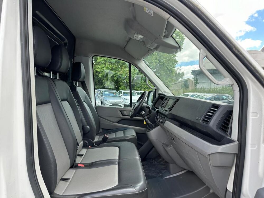 Crafter VAN II 2.0 TDI 177 35 L3H3 BUSINESS LINE PRIX TTC 2017 occasion 78240 Chambourcy