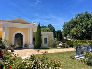  Maison à vendre 10 pièces 388 m²