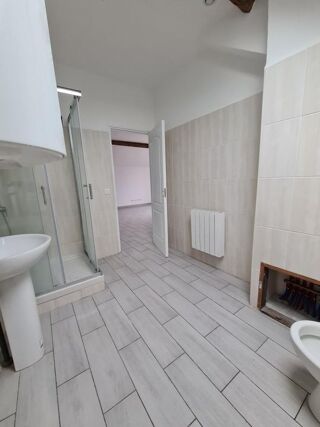  Appartement � louer 3 pi�ces 84 m�