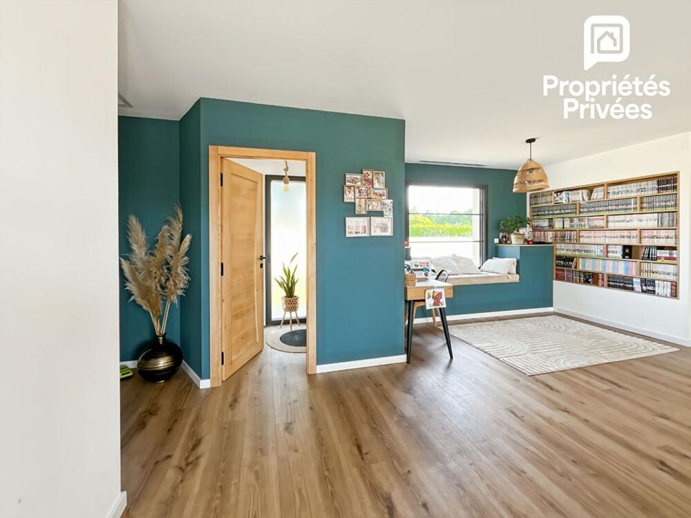 Maison contemporaine 150 m² avec piscine chauffée, garage et vaste pièce de vie de 70 m²