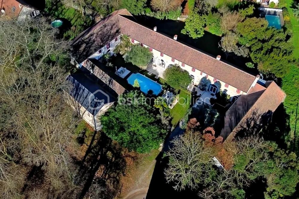 Vente Maison Domaine de charme avec piscine – À 15 min de Pau Morlaas