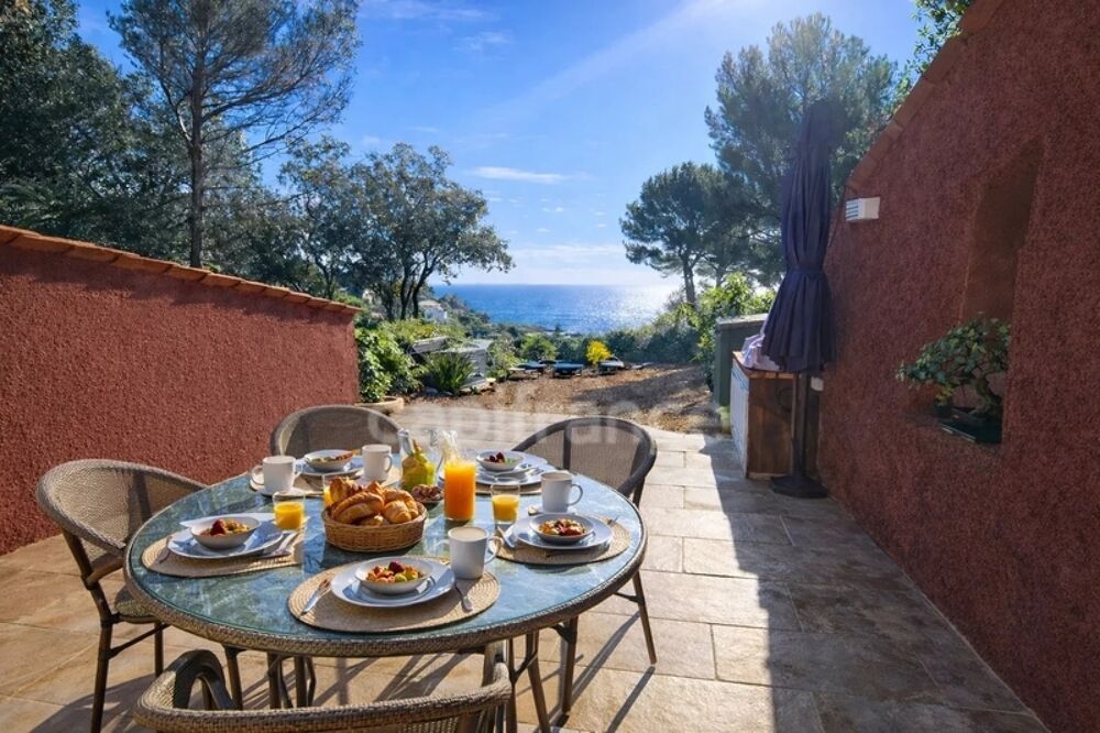 Vente Maison Maison à vendre 3 pièces SAINT RAPHAEL (83), vue mer, jardin, terrasse, parking !! Saint raphael