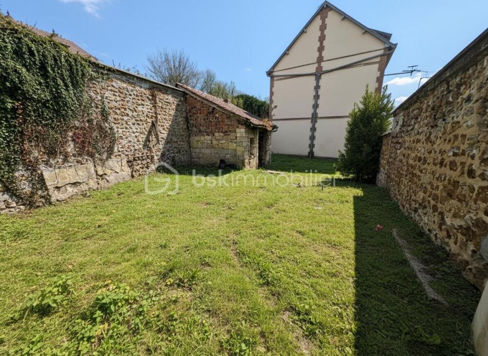 Maison familiale de 155 m²  4 chambres  Fort potentiel  Centre de Rugles