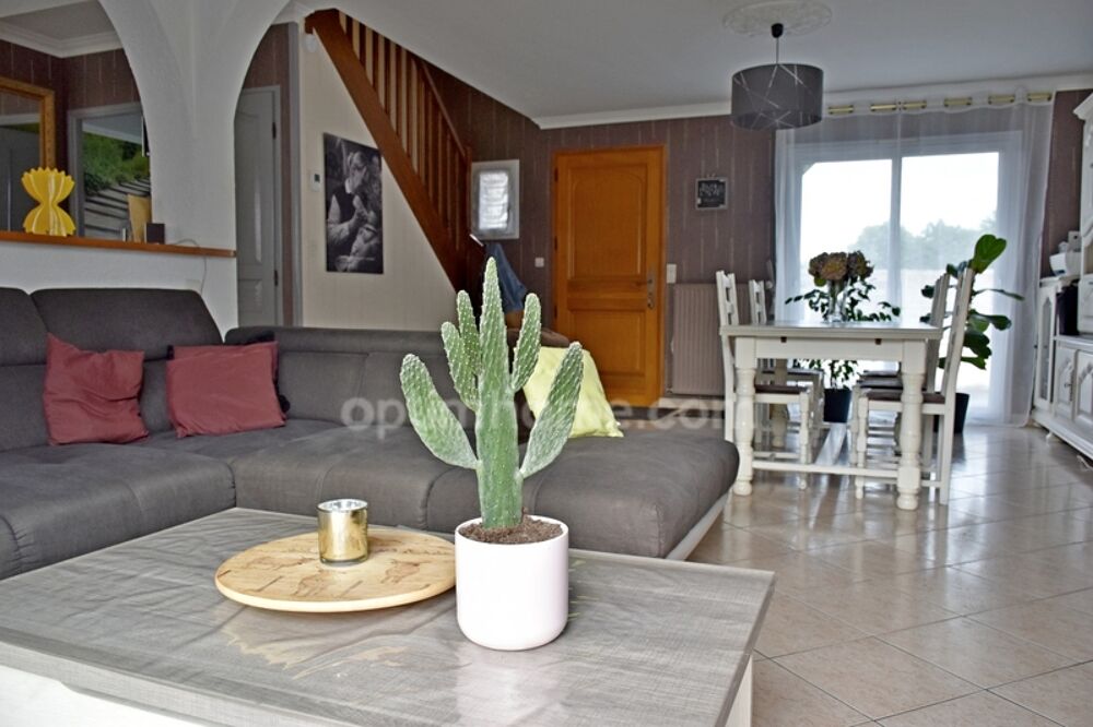 PLEUCADEUC 56140, 150m2 habitables, jusqu'à 7 chambres, jardin sans vis à vis et commodités à pied