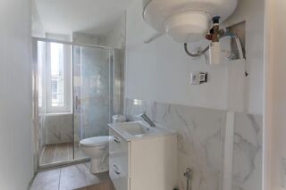  Immeuble � vendre 15 + pi�ces 452 m�