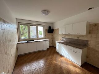  Appartement à louer 4 pièces 128 m²