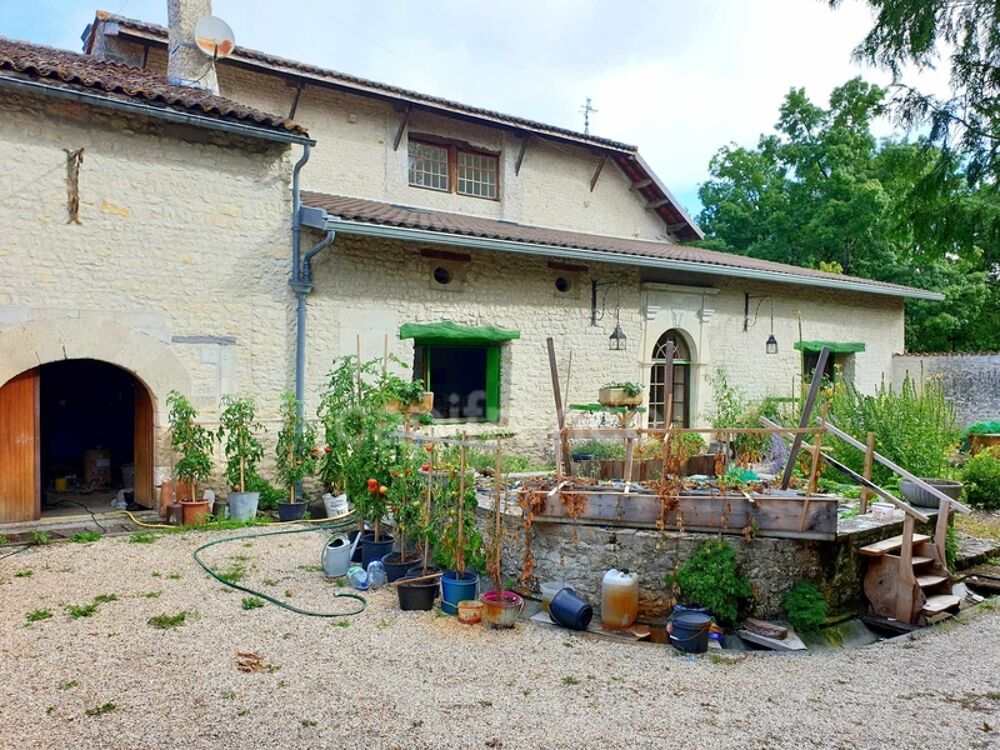 Vente Viager Dpt Charente (16), viager  vendre SAINT PALAIS DU NE maison 7 pices - 5 chambres - dpendances - garage Saint palais du ne