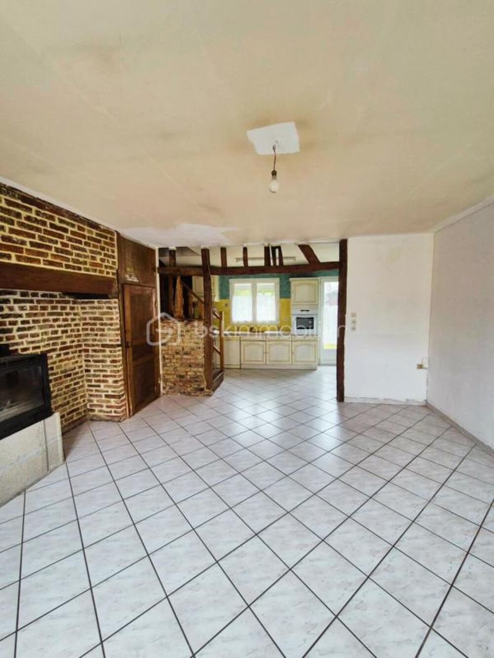 EXCLUSIVITÉ à vendre Maison 111 m² Terrain clos de 1 629 m², deux Dépendances et Garage  Gros potentiel à personnaliser