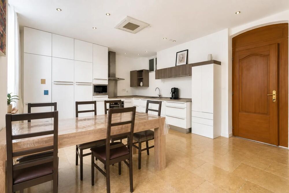 Vente Appartement Appartement de 4 pièces de 118 m² à Nîmes Nimes