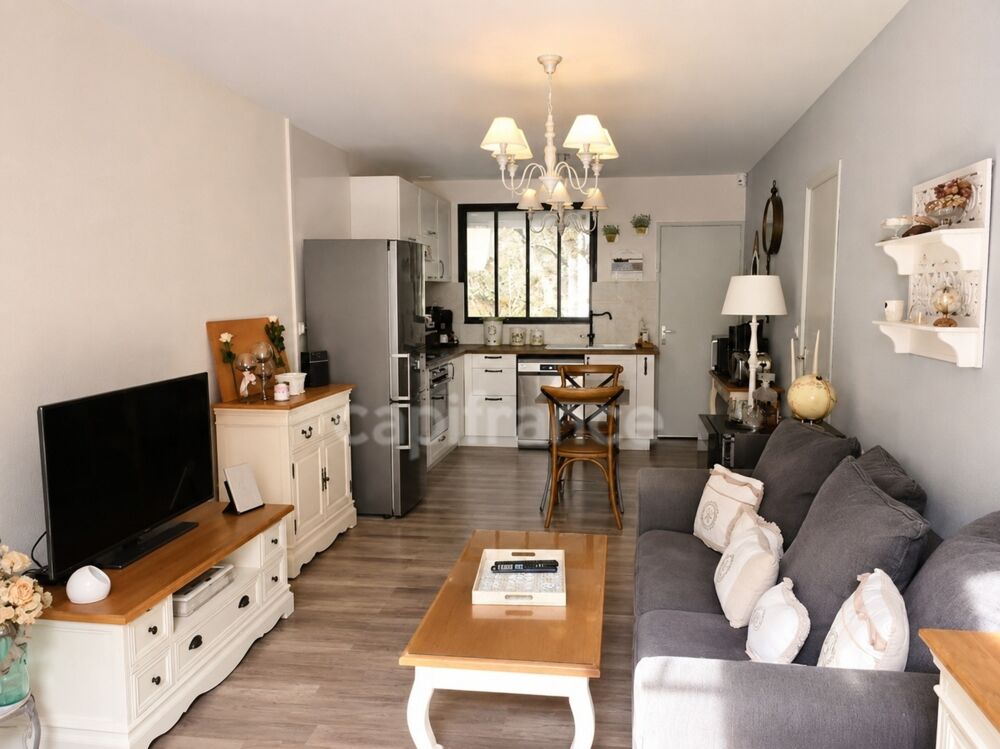 Appartement T2 avec espace bureau  43,61 m²  Coeur de Roquevaire