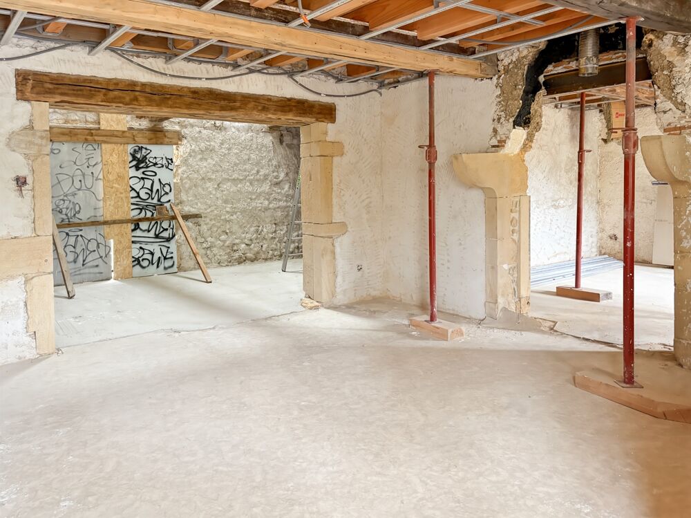 Vente Maison MAISON DE CARACTERE, TOITURE RECENTE, DEPENDANCES ET PROJET PRET A REALISER Charlieu
