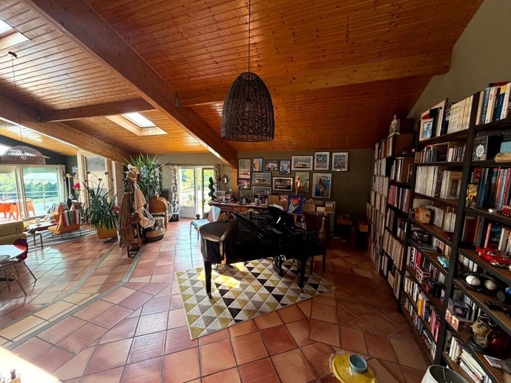 Vente Maison Propriété de caractère avec logement indépendant et vue sur l'estuaire Saint dizant du gua