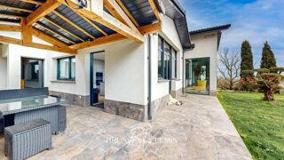  Villa à vendre 8 pièces 198 m²