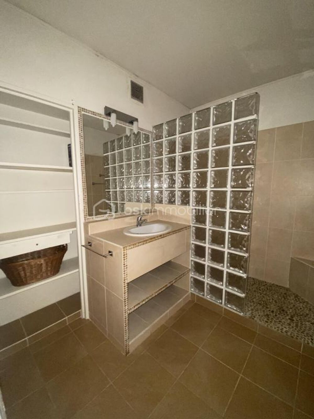 Vente Appartement Appartement spacieux au cœur de la ville, 3ème étage, luminosité assurée ! Aix en provence
