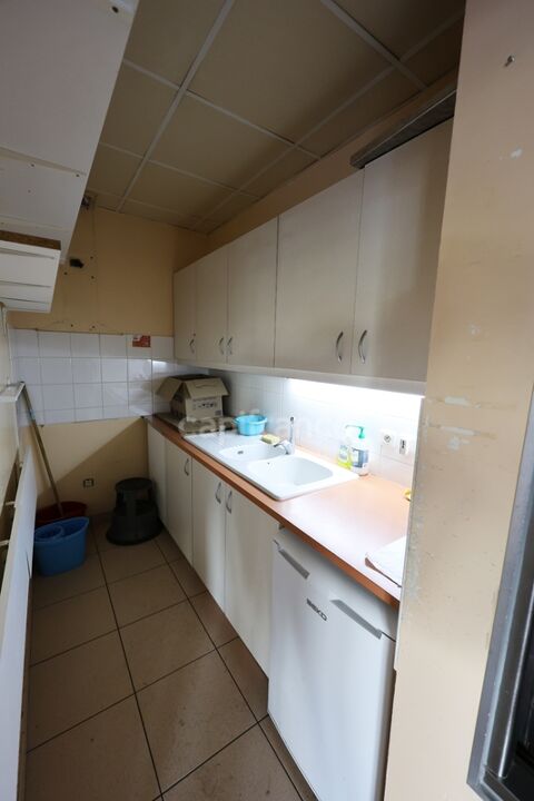   À vendre – Local commercial au cœur du plus grand marché de Poitiers 