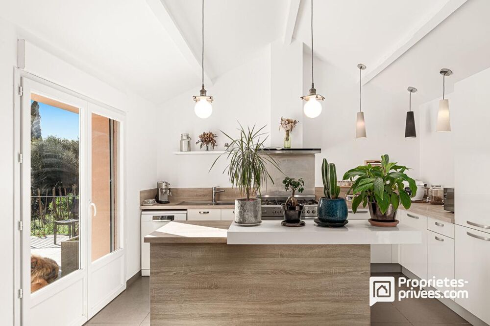 Vente Maison Peymeinade - à pied du village - Maison rénovée avec piscine, grand terrain et dépendances Peymeinade