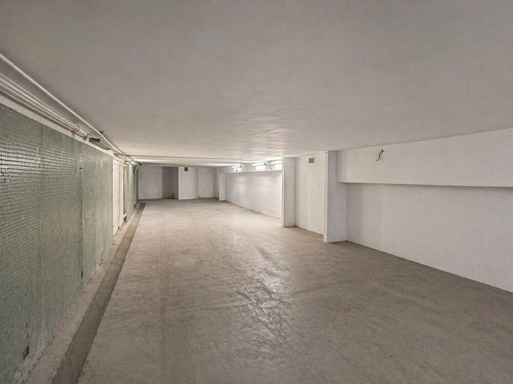 Vente Parking/Garage Local / Garage en centre-ville -  Saint Raphael - Saint raphael
