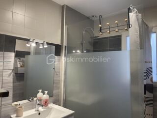  Villa  vendre 8 pices 182 m