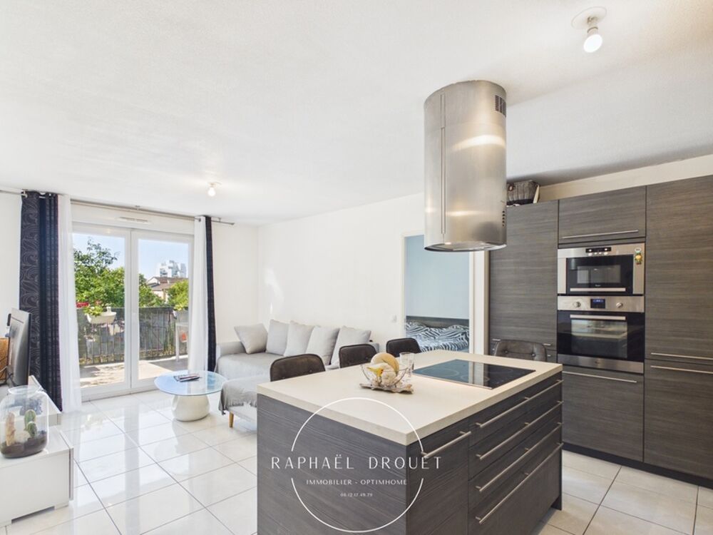 VAULX-EN-VELIN VILLAGE SUD  APPARTEMENT T4 DE 74 m² AVEC TERRASSE ET GARAGE