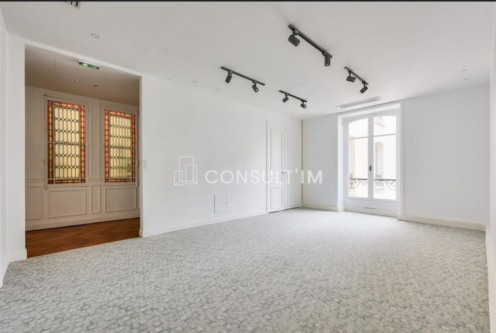   Bureaux climatisés à louer de 171m² au coeur du 8ème arrondissement Paris 8